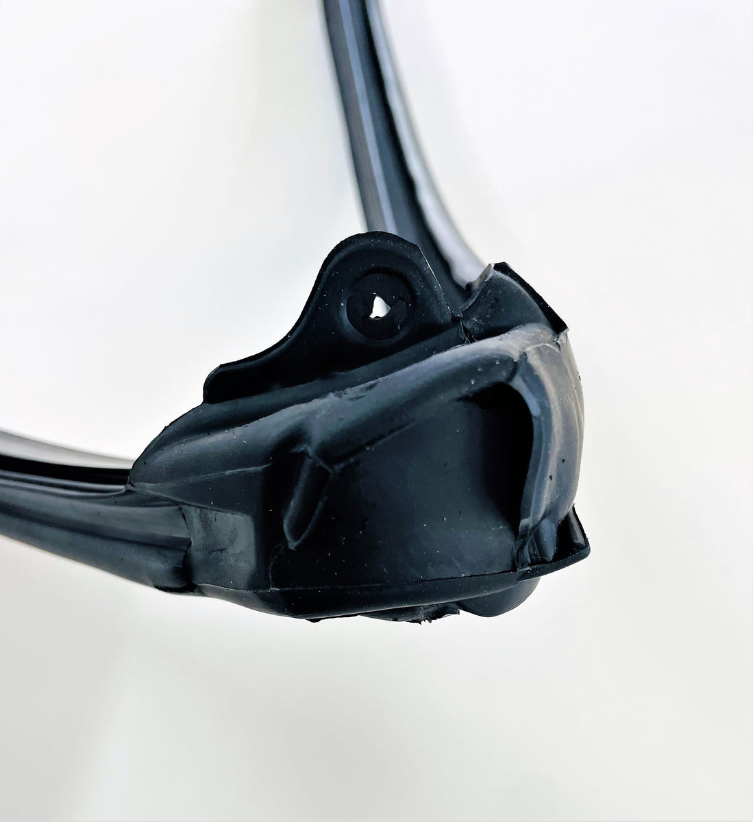 B490: 97-04 ROOF FRONT W/S – Corvette Rubber Co